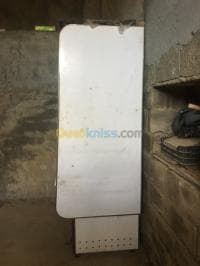 Frigo présentoir pour les supérettes — vignette 3
