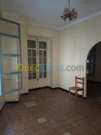 Location Appartement F8 Alger Bab el oued — vignette 4
