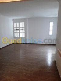 Location Appartement F4 Alger Hydra — vignette 3