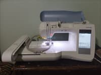 MACHINE DE BRODERIE ET COUTURE BROTHER — vignette 2
