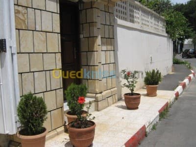 Location vacances Appartement F3 Alger Hydra