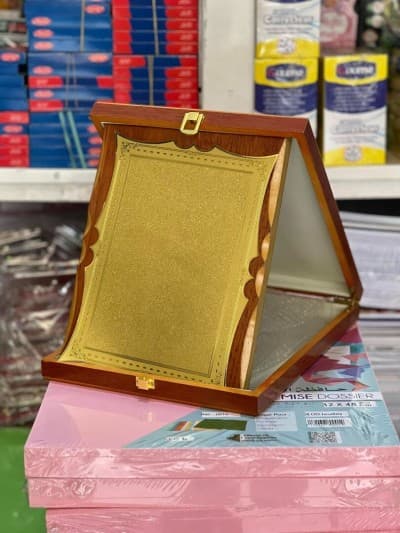 Trophée en Bois تروفي حطب أنيق
