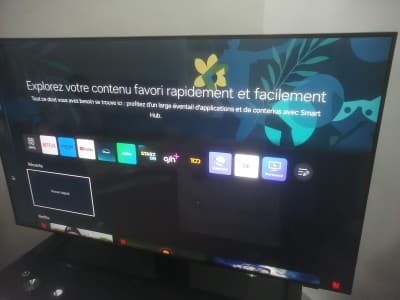 للبيع تلفاز نوع سامسونق SMART ـ جديد-FULL-HD 55 بوصة بروسيسور الجيل 8