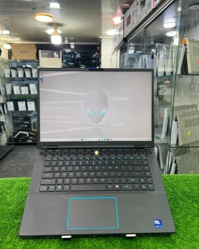 ALIENWARE m 16 R2