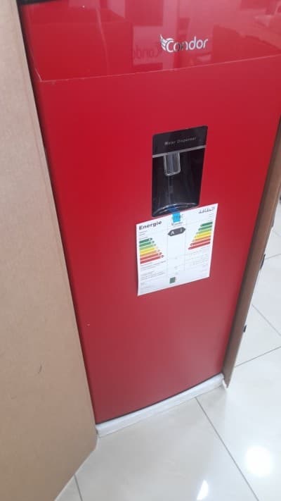 Promotion réfrigérateur condor 240l avec distributeur d'eau rouge