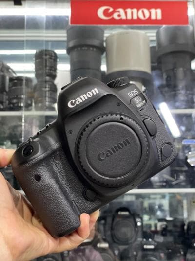 Canon 5D Mark IV
