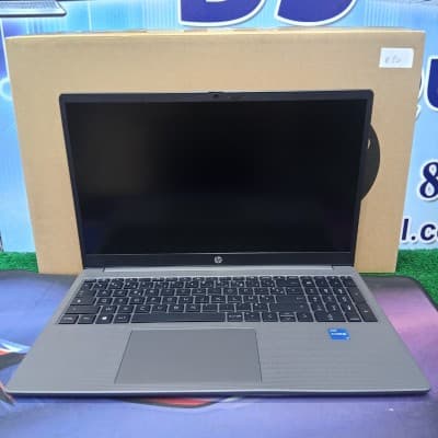 HP 250G10 i5 1334U RAM 16GB 512SSD écran 15.6 full HD jamais utilisé