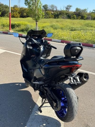 Yamaha Tmax 2022