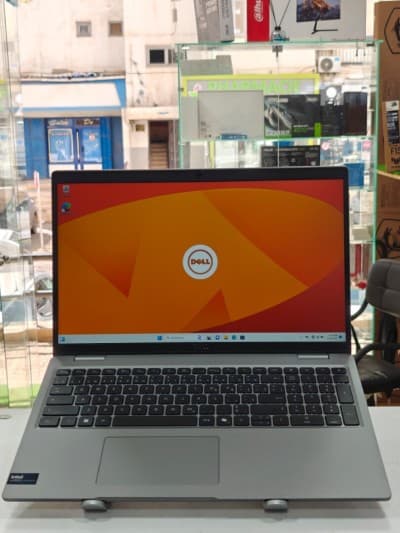DELL LATITUDE 5550 INTEL 5 ULTRA 135U VPRO 16GB 512GB SSD 15,6 FHD PRESQUE NEUF