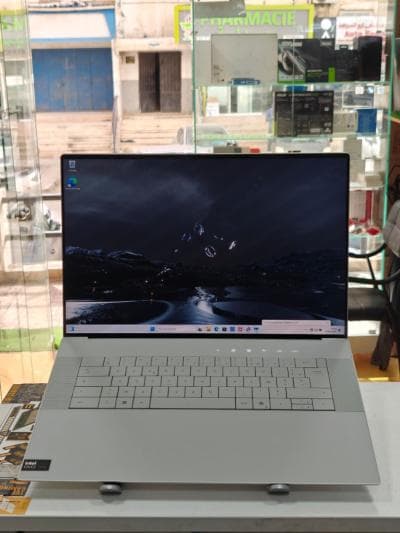 DELL XPS 9640 INTEL ULTRA 9 185H 32GB 1TB SSD RTX 4070 8GB 16,3 4K OLED TACTILE NEUF JAMAIS UTILISÉ