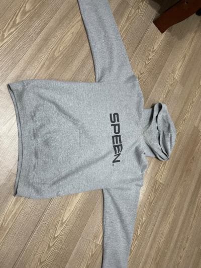 Sweat capuche marque speen style pour le freestyle football