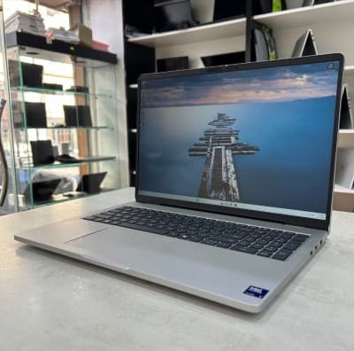 Dell Pro 16 16 pouce Ultra 5 225U ram 16 Go DDR5 512 Go SSD NVMe