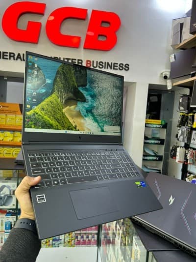 ACER SHADOW INTEL CORE I7-14650HX 16GB DDR5 512GB SSD ECRAN 16 QHD 165Hz NVIDIA RTX 4070 8GB