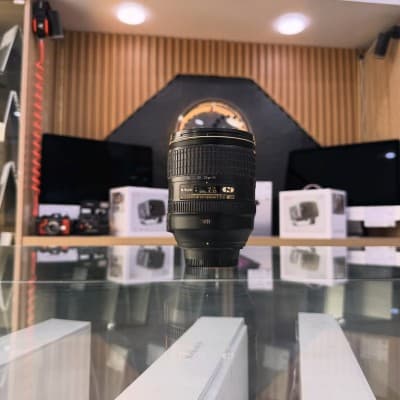 Nikon 24-120mm f/4 serie N en excellent état