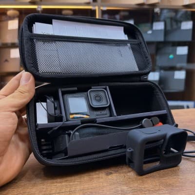 GO PRO HERO 13 BUNDLE AVEC FLOTTEUR ET DOUBLE BATTERIE ! Etat comme NEUF
