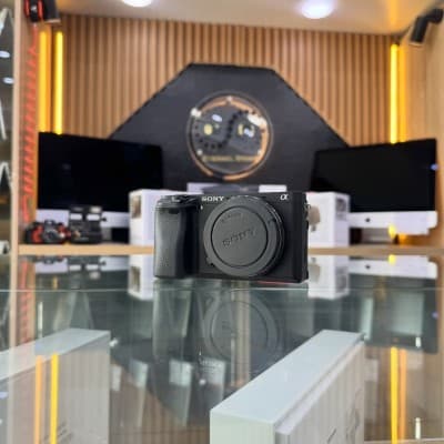 Sony A6400 boitier nu en excellent état batterie et chargeur