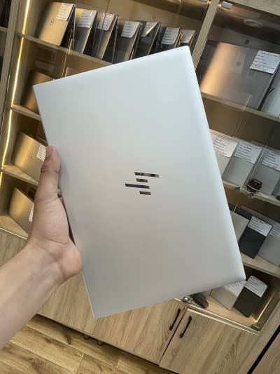 Hp elitebook 830 G7 i5-10310U 8gb 256ssd