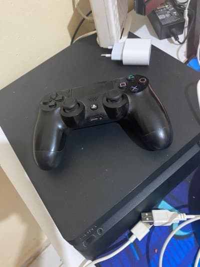 Ps4 Slim jdida habta mn franca