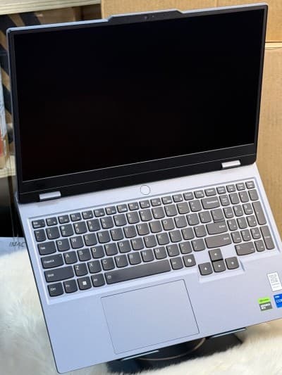 LENOVO LOQ 15IRX9 I5 13450HX 12GO 512GO SSD NVIDIA GEFORCE RTX4050 6GO NEUF SOUS EMBALLAGE