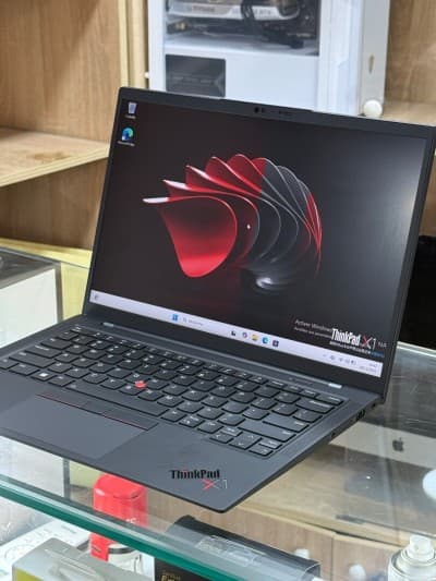 LENOVO THINKPAD X1 CARBON GEN 10 I7 VPRO 1265U 16GO 256GO SSD TACTILE