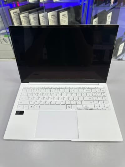 SAMSUNG GALAXYBOOK 15 PRO ULTRA5 16GB RAM 256GB SSD+512GB SSD +OLED 15,6"