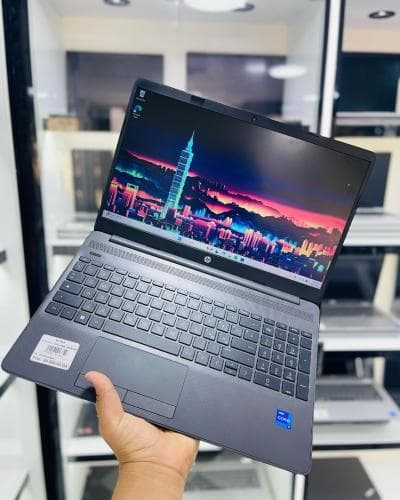 HP 250 G9 I7-1255u 16GB 256GB SSD