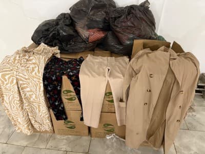 Lot de vêtements pour femmes