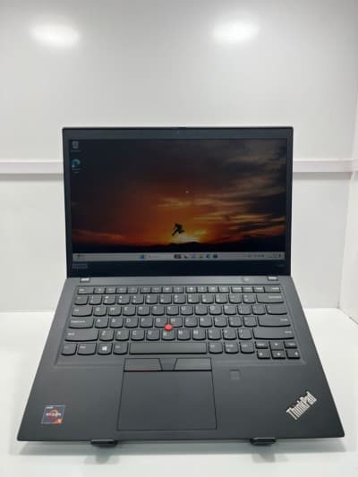 LENOVO THINKPAD T495s RYZEN 5 PRO 3500U GPU: VEGA 8 8GB RAM 256S SSD NVME ECRAN 14 FHD