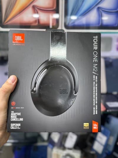 JBL Tour One M2