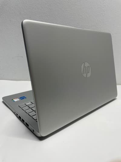 HP Laptop 14S i5 12éme génération Ram 8Gb Stockage 256Gb