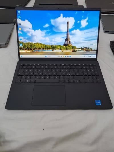 DELL VOSTRO 3520 - i5-1235U - 16 GB / 512 GB NVME - 15.6"