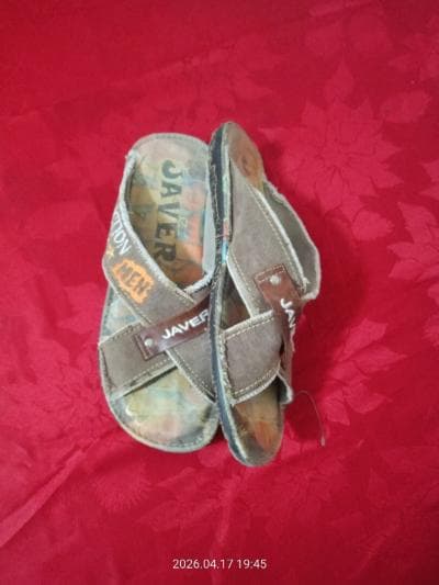 02 Sandale avendre piuntur 41 couleur vert marque espagnol javer