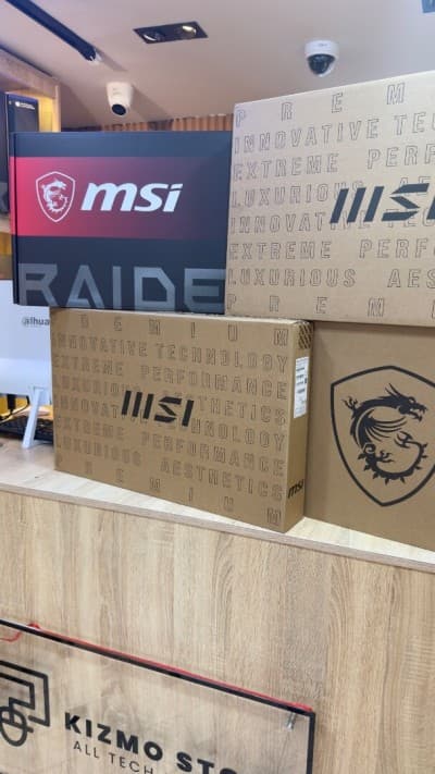 MSI Raider 16 HX Al 16" Intel Ultra 9-275HX RTX 5090 64GB 2TB Win11H