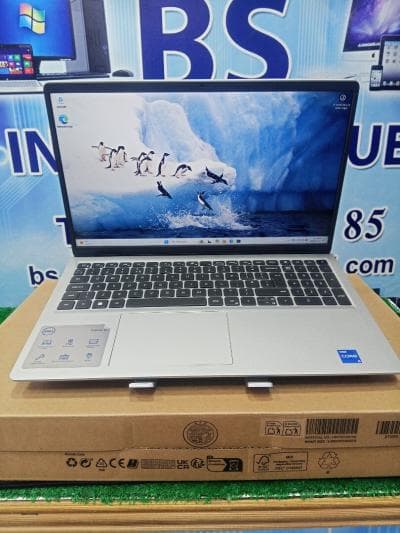 DELL INSPIRON 15 3520 i51235U RAM 16GB 512SSD écran 15.6 full HD jamais utilisé sous emballage