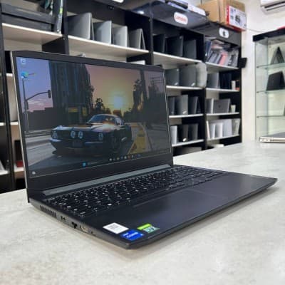 Lenovo IdeaPad Gaming 3 15,6 pouce i5-11300H 16 Go DDR4 512 Go SSD RTX 3050