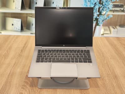 (VENDU) Station HP ZBook Firefly 14 G10 Ryzen 7 PRO 7840HS 32Go DDR5 512GB NVMe 14" FHD+ IPS