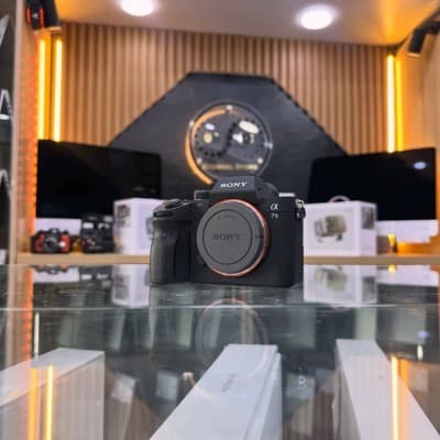 Sony A7 III boitier nu en excellent état batterie et chargeur