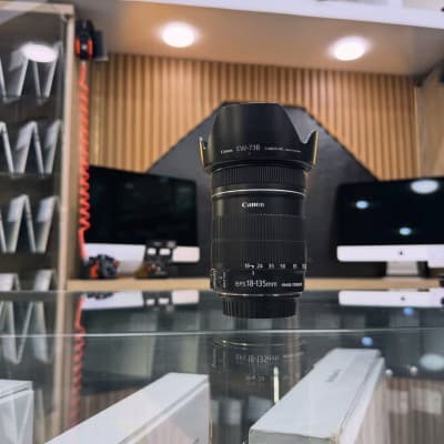 Canon 18-135mm f/3.5-5.6 IS en excellent état