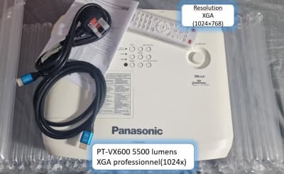 Panasonic PT-VX600 5500 lumens professionnel Resolution XGA x1024