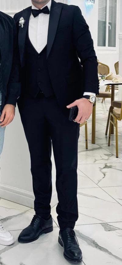 Costume noir 5 pièces neuf (jdida) taille 50 utilisé 3h c tt Hadja chaba o qualité