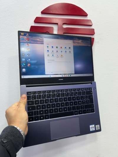 HUAWEI MATEBOOK i5 10em ram 8gb nvme 512gb NVIDIA MX250