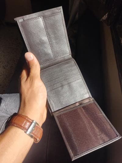 Portefeuille en cuir véritable Importé de Belgique. Neuf, jamais utilisé.