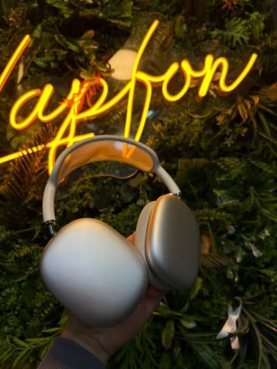 AIRPODS MAX
