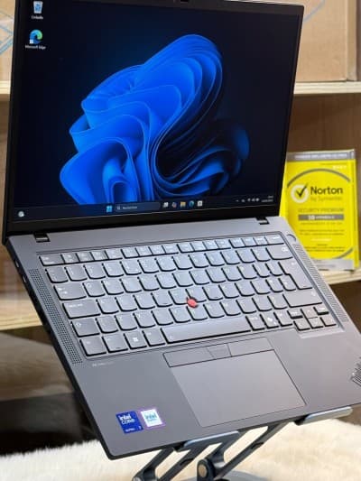 LENOVO THINKPAD T14s GEN 5 INTEL ULTRA 7 155U 16GO DDR5 512GO SSD NVME