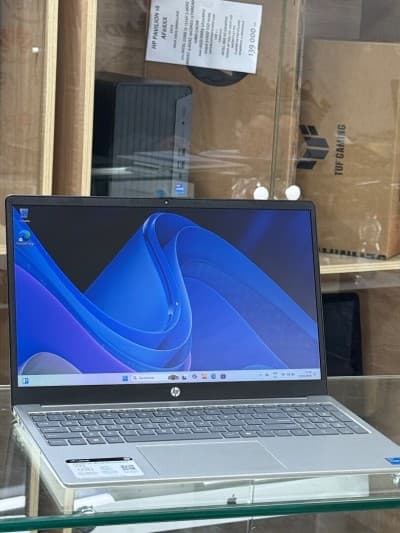 HP LAPTOP 15 F0XXX I3 N305 8GO 128GO SSD