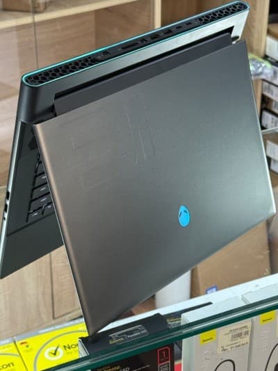 ALIENWARE M16 R2 AMD RYZEN 9 7845HX 32GO 1TO SSD NVIDIA GEFORCE RTX4070 8GO GDDR6