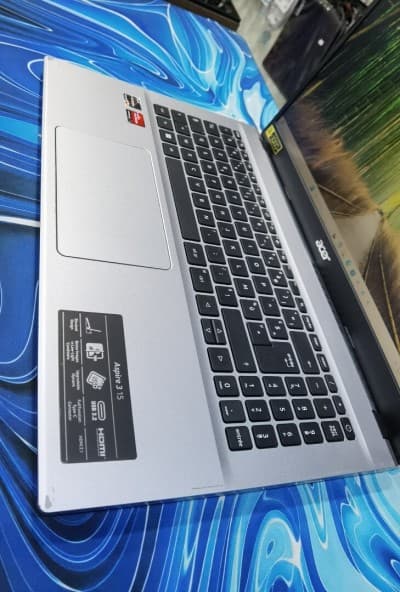 ACER ASPIRE 3 15 RYZEN 7 5700U 16GB DDR4 512GB SSD 15.6P