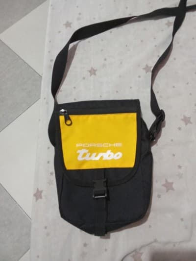 Sacoche en tissu puma jaune et noir