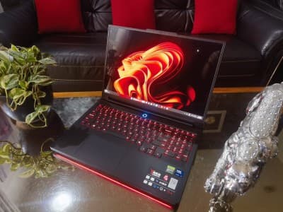 LENOVO LEGION Y9000P - Intel Core Ultra 9 275HX - RTX 5090 24Go - Écran 16" OLED 240Hz - SSD 2TB - RAM 32Go