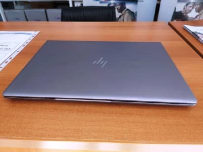 HP ZBook 14u G5, i5-7200U , RAM 8 Go DDR4, Stockage 256 Go NVMe, GPU AMD Radeon Pro WX 3100 2 Go GDDR5